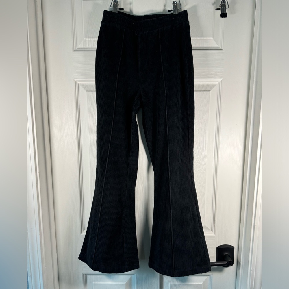 Aerie Groove on Rib Velour Flare Pants Black Short Womens Size X Small